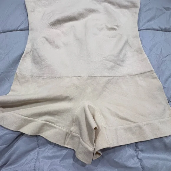 Women's Cream Shapewear Boyshort - Picture 4 of 5